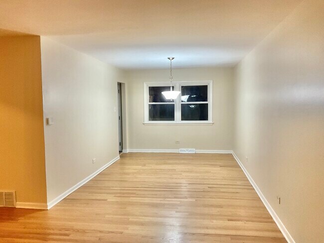 Foto del edificio - 17122 Maryland Ave