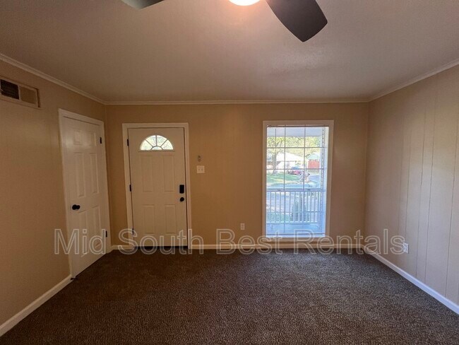 Building Photo - 2079 Belover Dr