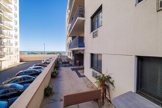 Building Photo - 420 Shore Rd