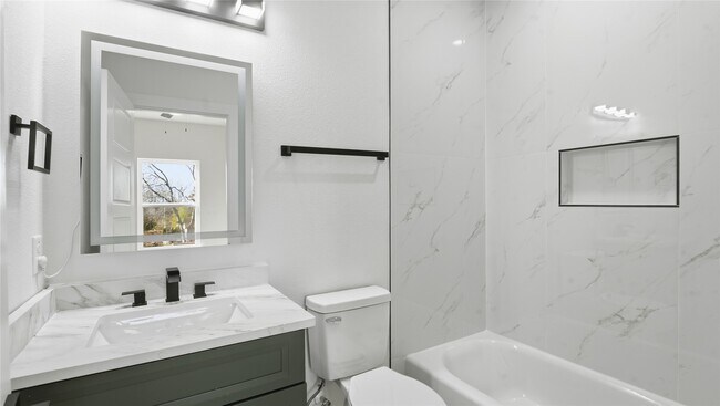 Foto del edificio - 1317 Knight St