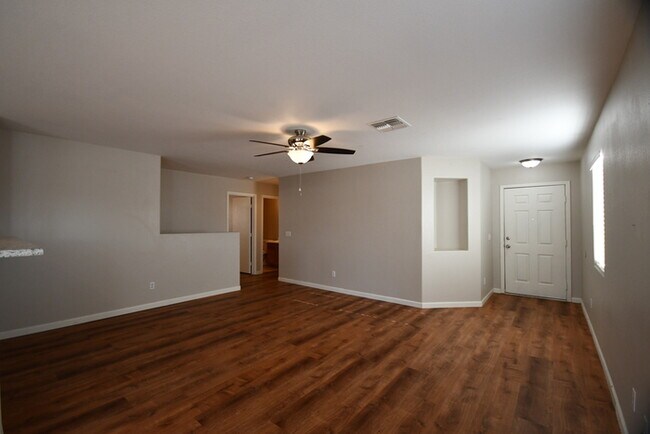 Foto del edificio - 3 Bed 2 Bath Single Level Home in Johnson Ranch! $1800 per month Plus fees