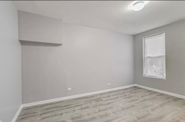 Building Photo - 427 N Lawndale Ave