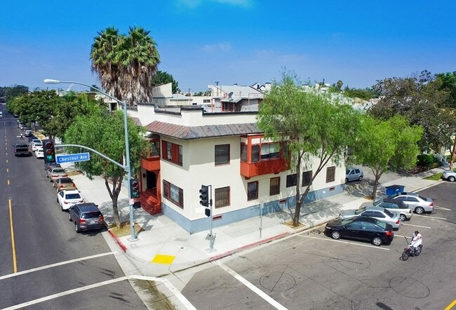 Building Photo - 401-409 W 4th St