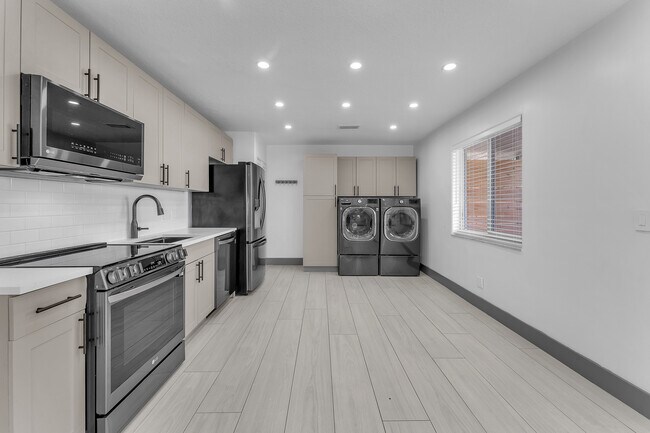 Foto del edificio - 48 SW 13th St
