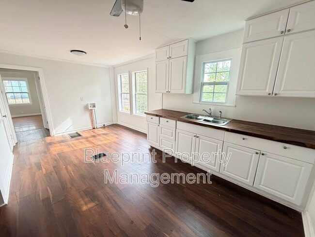 Foto del edificio - 1701 4th Terrace W