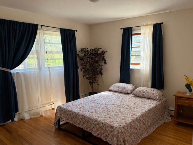 Building Photo - 20 Columbia Pl