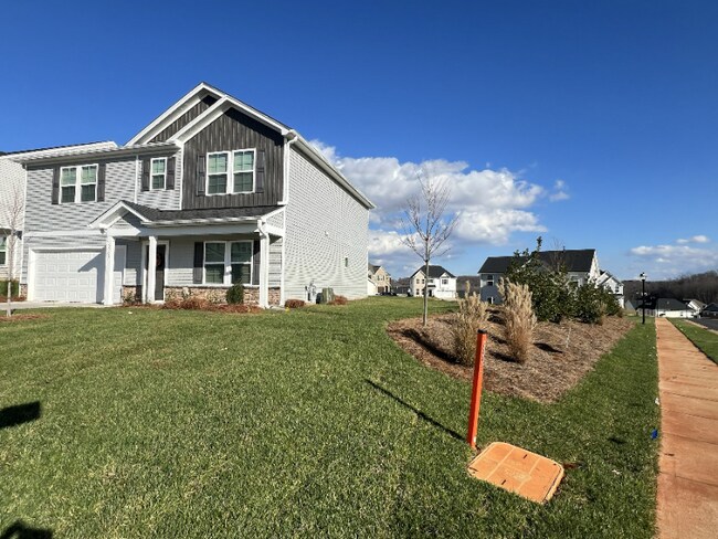 Foto del edificio - 5303 Spicewood Lk Dr