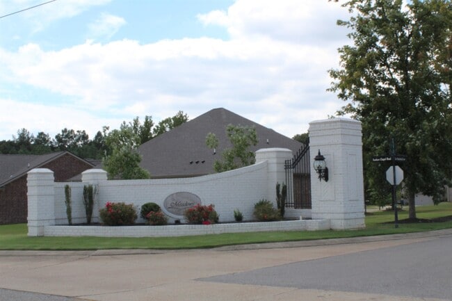 Building Photo - 210 Meadowland Ln