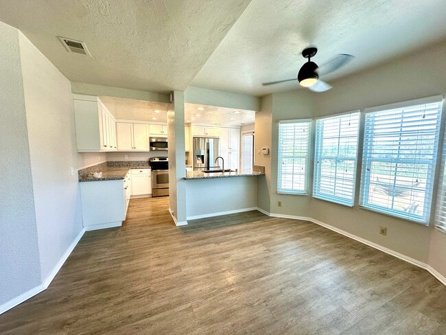 Building Photo - 15880 Avenida Villaha