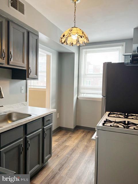 Foto del edificio - 6345 Gillespie St