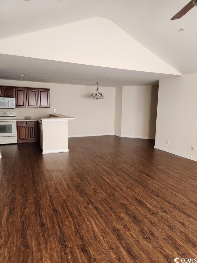 Building Photo - 127 Veranda Way