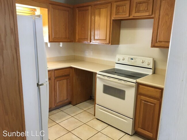 Building Photo - 3 br, 2 bath House - 1263 Croton Rd.