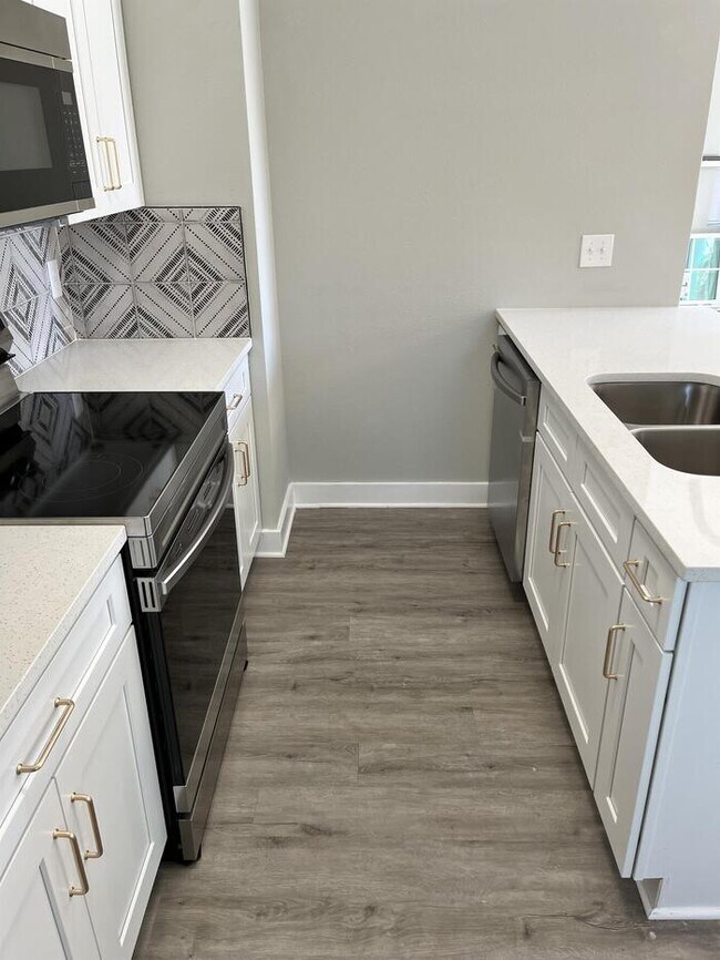 Building Photo - 3 bedroom in Green Cove Springs