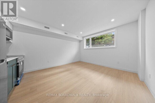 Building Photo - 315 Savard Ave