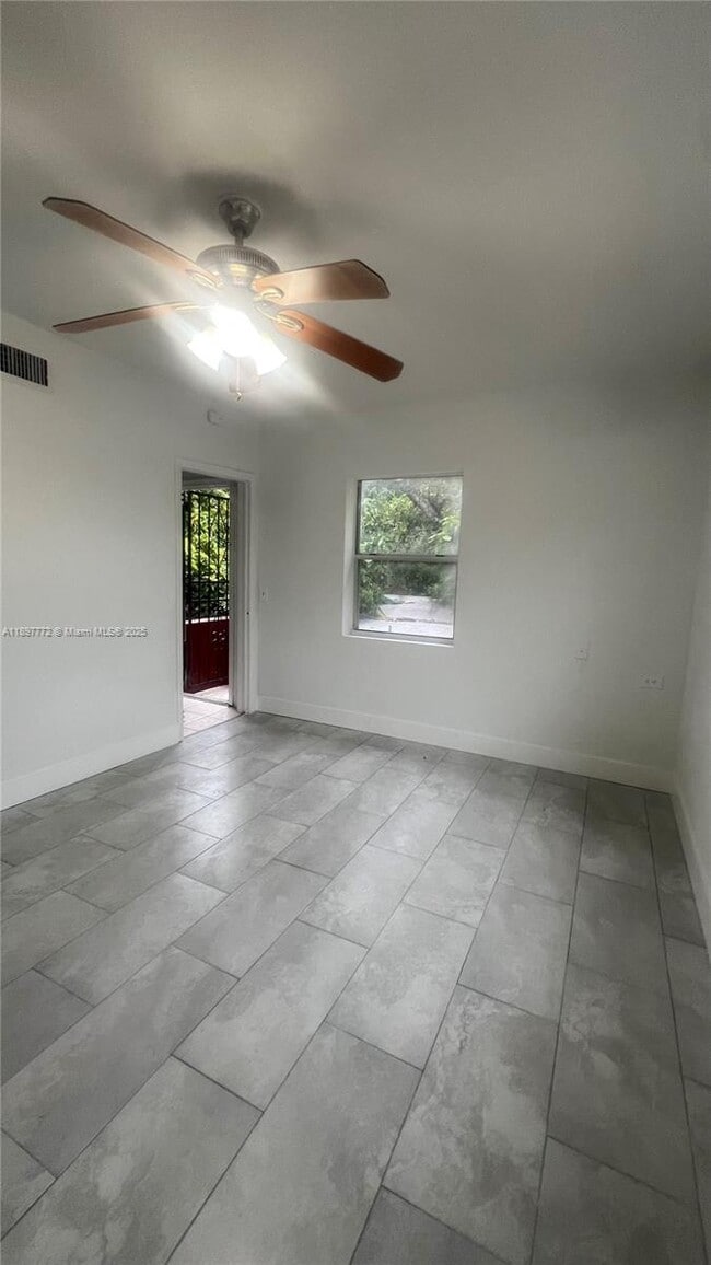 Building Photo - 413 NW 33rd St