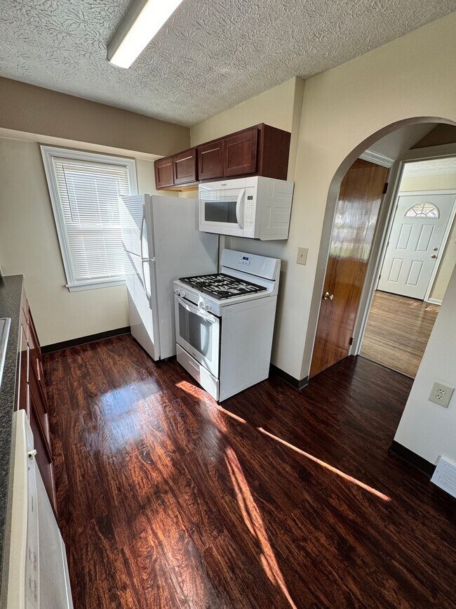 Foto del edificio - 625 Churchill Rd