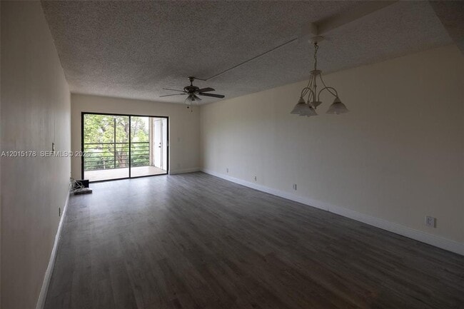 Building Photo - 9235 Lagoon Pl