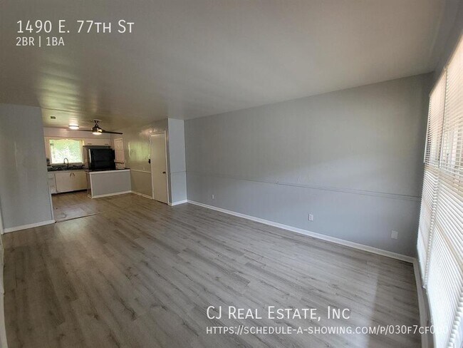 Foto del edificio - 1490 E 77th St