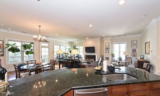 Building Photo - 1 br, 1 bath Condo - 626 Queens Rd