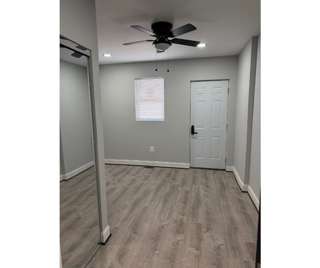 Foto del edificio - 615 N Clinton St