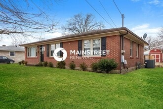 Building Photo - 7706 Poinsettia Dr
