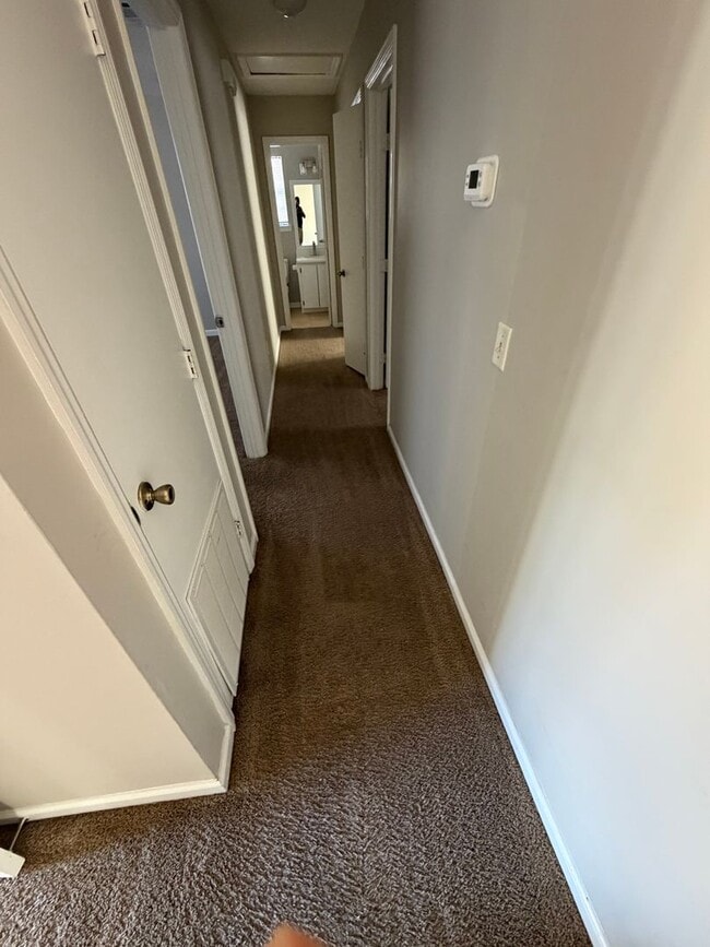 Building Photo - Ridgewood Subdivision Gem: 3-Bedroom Home with Fenced Yard.