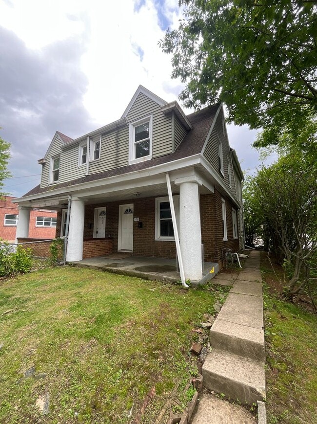Building Photo - 3 Br 1 Bath Twin Home available in Bethlehem