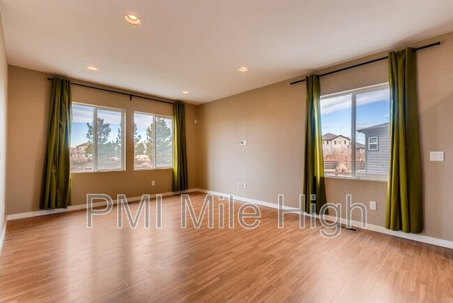 Building Photo - 10057 Quintero St