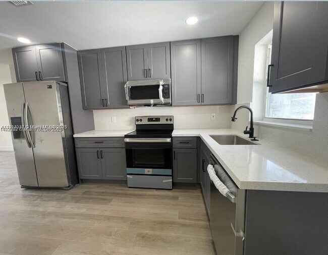 Foto del edificio - 1814 SW 22nd St