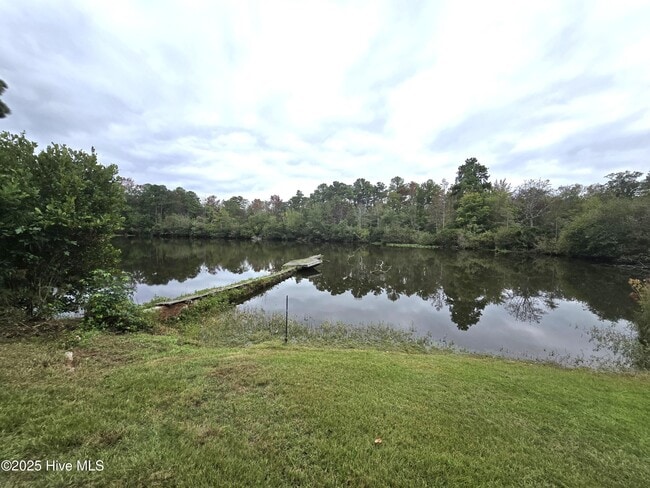 Building Photo - 121 Bayberry Dr