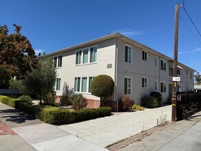 Building Photo - 216 Anita Rd