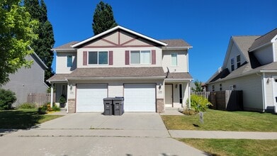 Building Photo - 1214 Forsythia Ave