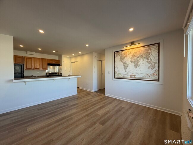 Foto del edificio - 69 Cove Rd