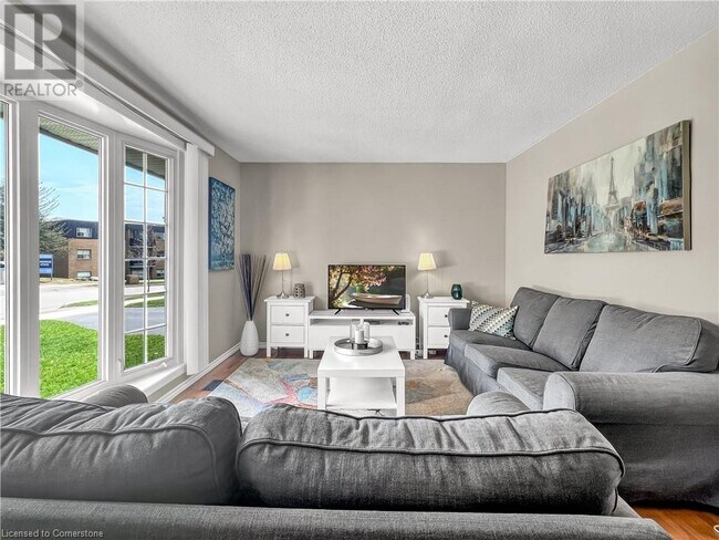 Building Photo - 267 Kingswood Dr
