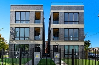 Building Photo - 3902 S Lake Park Ave