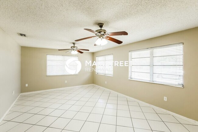 Building Photo - 4 Bedroom Pet-Friendly Home in Homestead, FL with Main Street Renewal