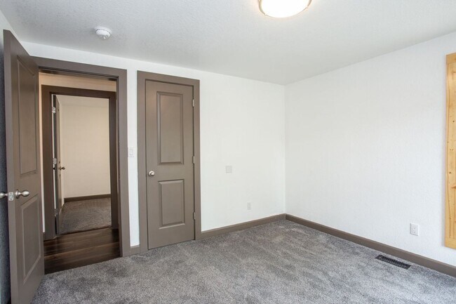 Building Photo - 3 Bedroom, 2 Bath Home in French Creek
