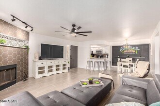 Building Photo - 7950 E Starlight Way