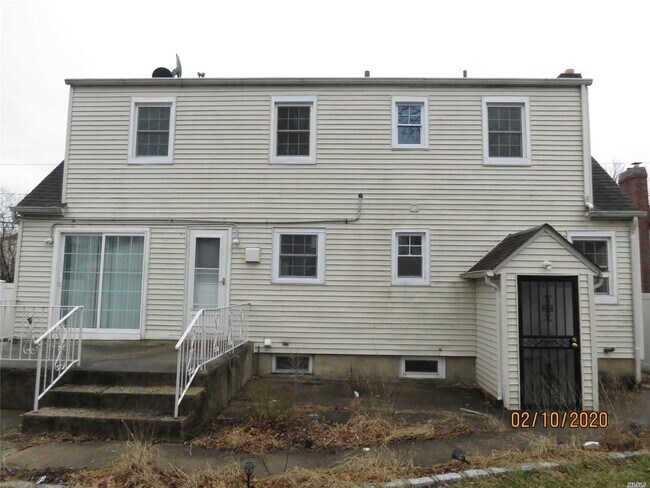 Building Photo - 60 E John St