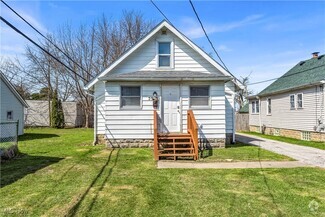 Building Photo - 5919 Maplewood Rd