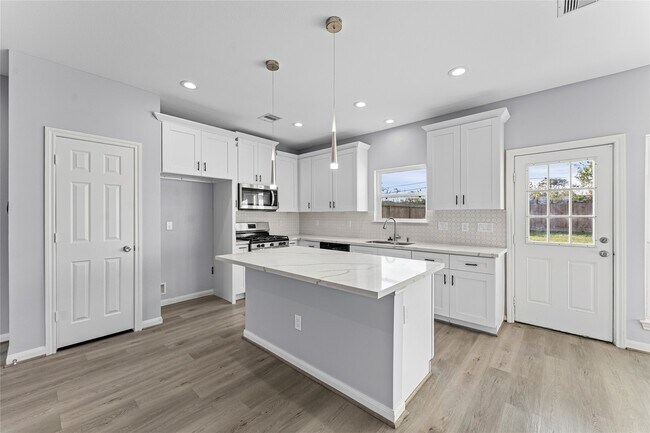 Foto del edificio - 8211 James Franklin St