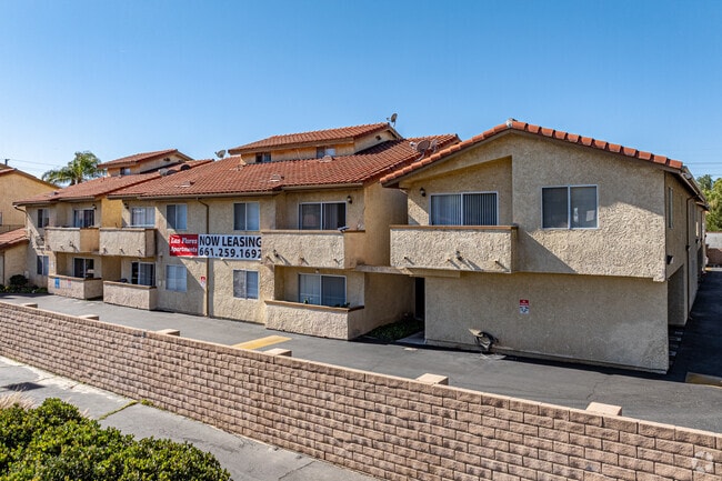 Building Photo - Las Flores Apartments