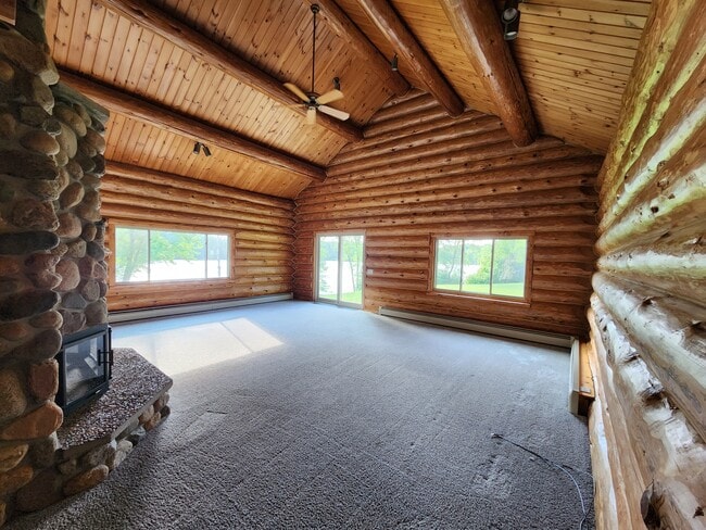 Building Photo - 908 S 48th Ave