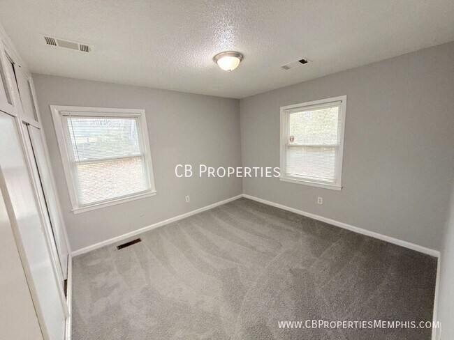 Foto del edificio - 1497 Maxine St