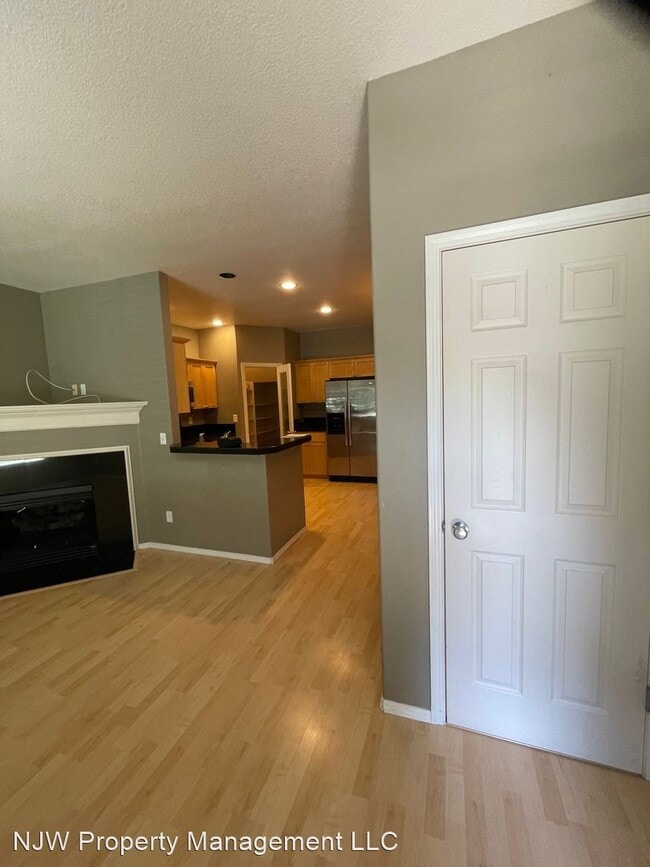 Building Photo - 3 br, 2.5 bath House - 17255 SW Pleasanton Ln