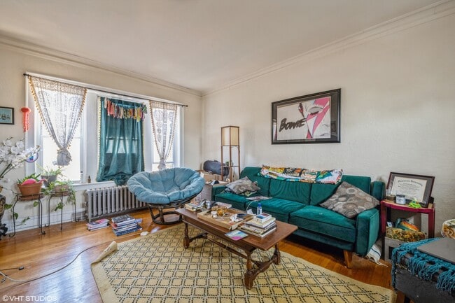 Foto del edificio - 5425 W Montrose Ave