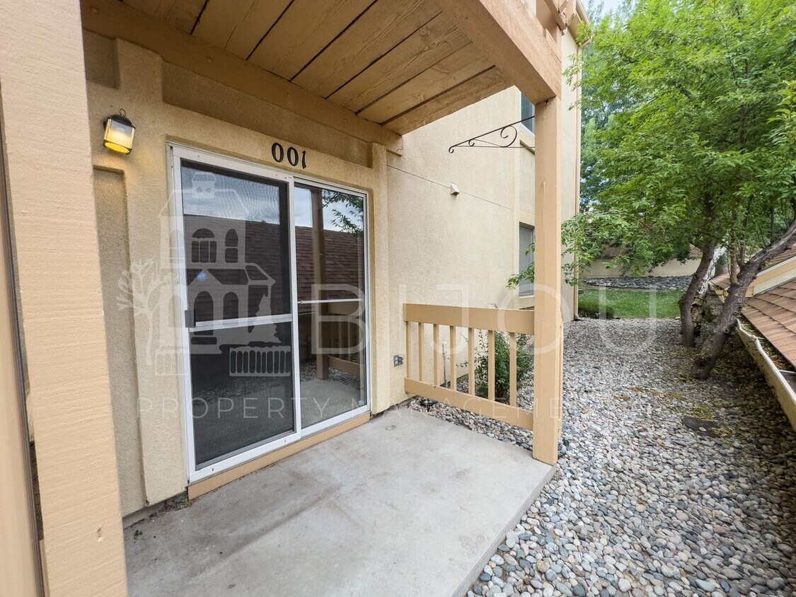 Primary Photo - Beautiful 2 Bed, 2 Bath