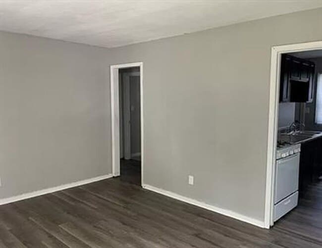 Building Photo - 15 Sherwood Ct