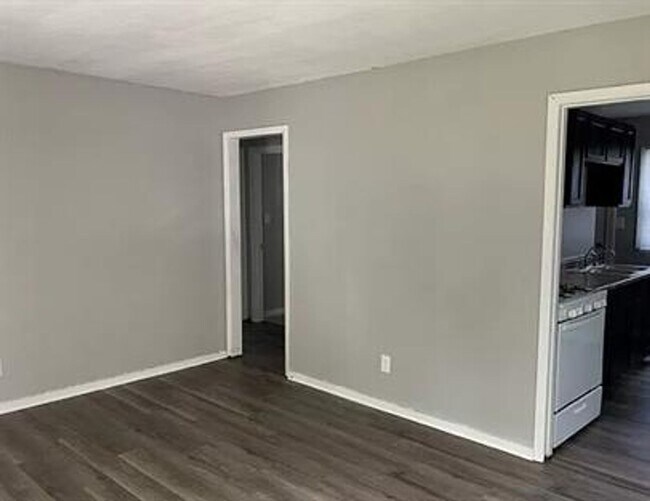 Foto del edificio - 15 Sherwood Ct