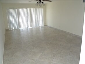 Building Photo - 2761 SW 33rd Ct